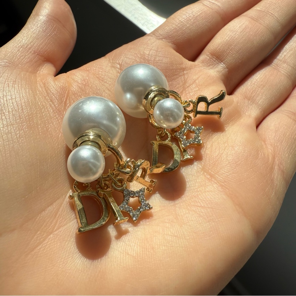 Dior Tribales Pearl and Gold Stud Earrings - Picture 6 of 16